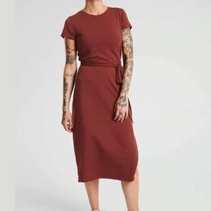 Athleta Essence Keyhole Dress